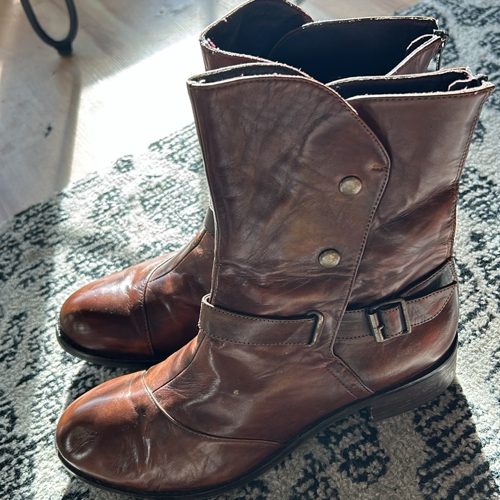 Everybody Leather Ankle Boot - image 1